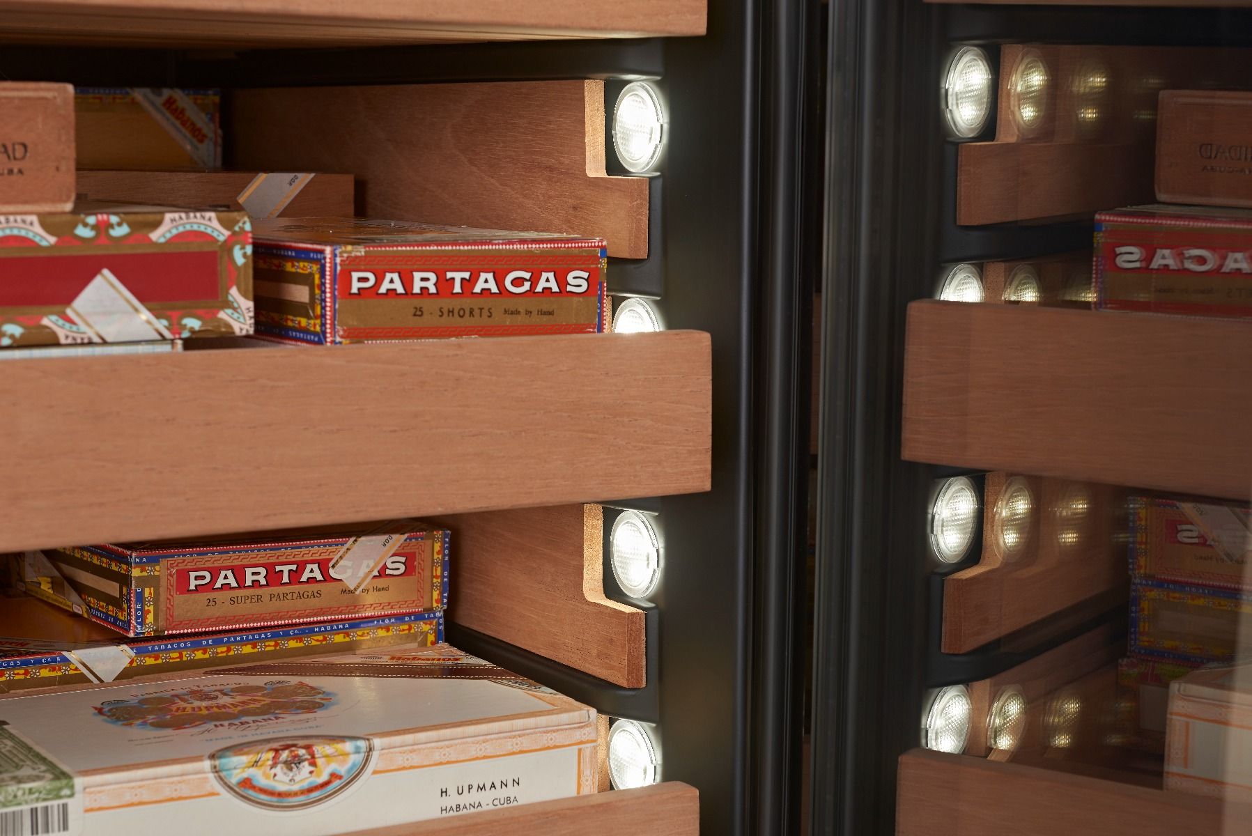 Humidor CLB-360 | 127cm | 1800 sigari